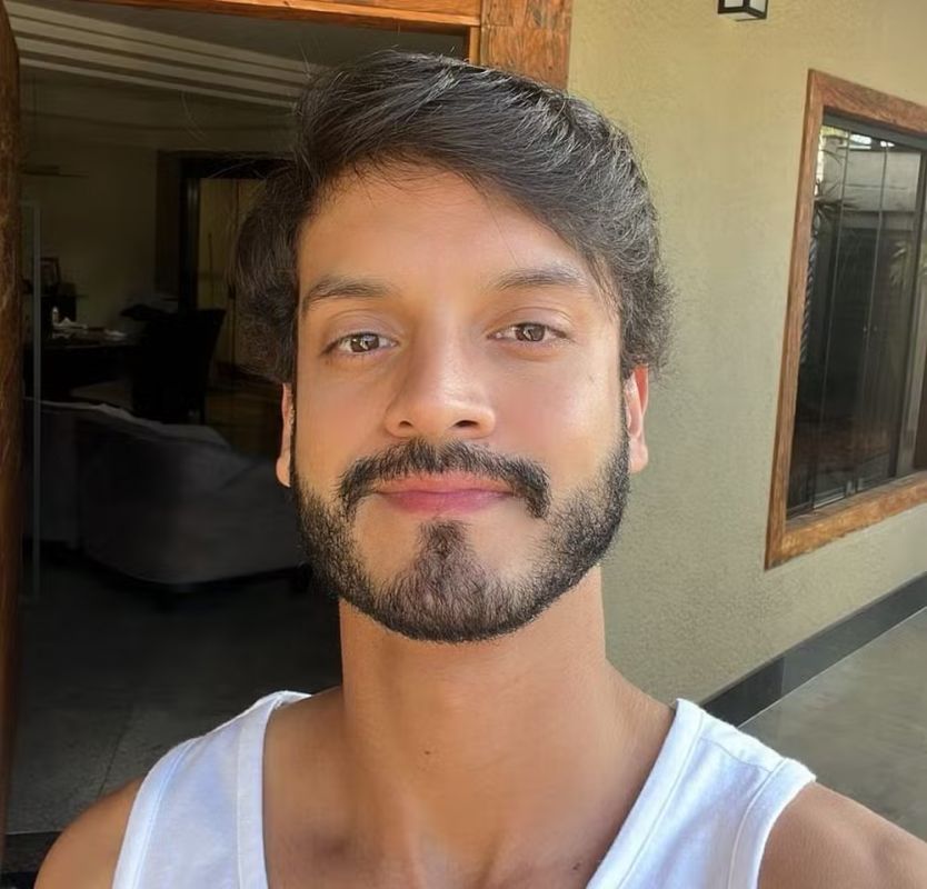 Jovem do DF se prepara para 3ª cirurgia após síndrome rara que causa necrose na região genital