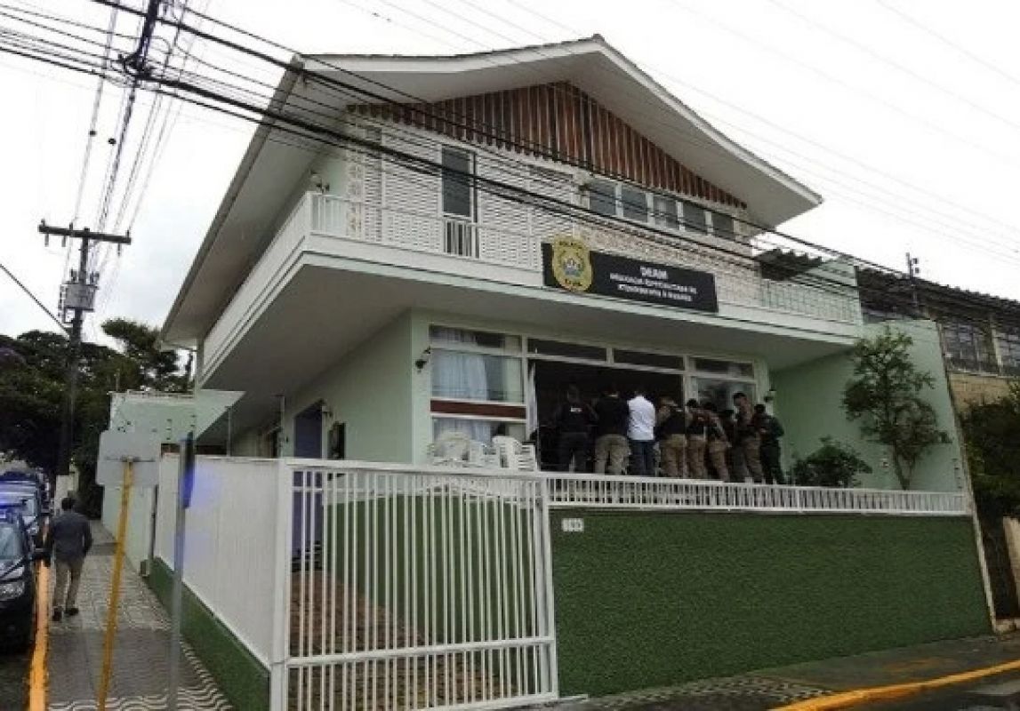 Após gastar herança deixada pelo pai, filha mata a mãe por mais dinheiro