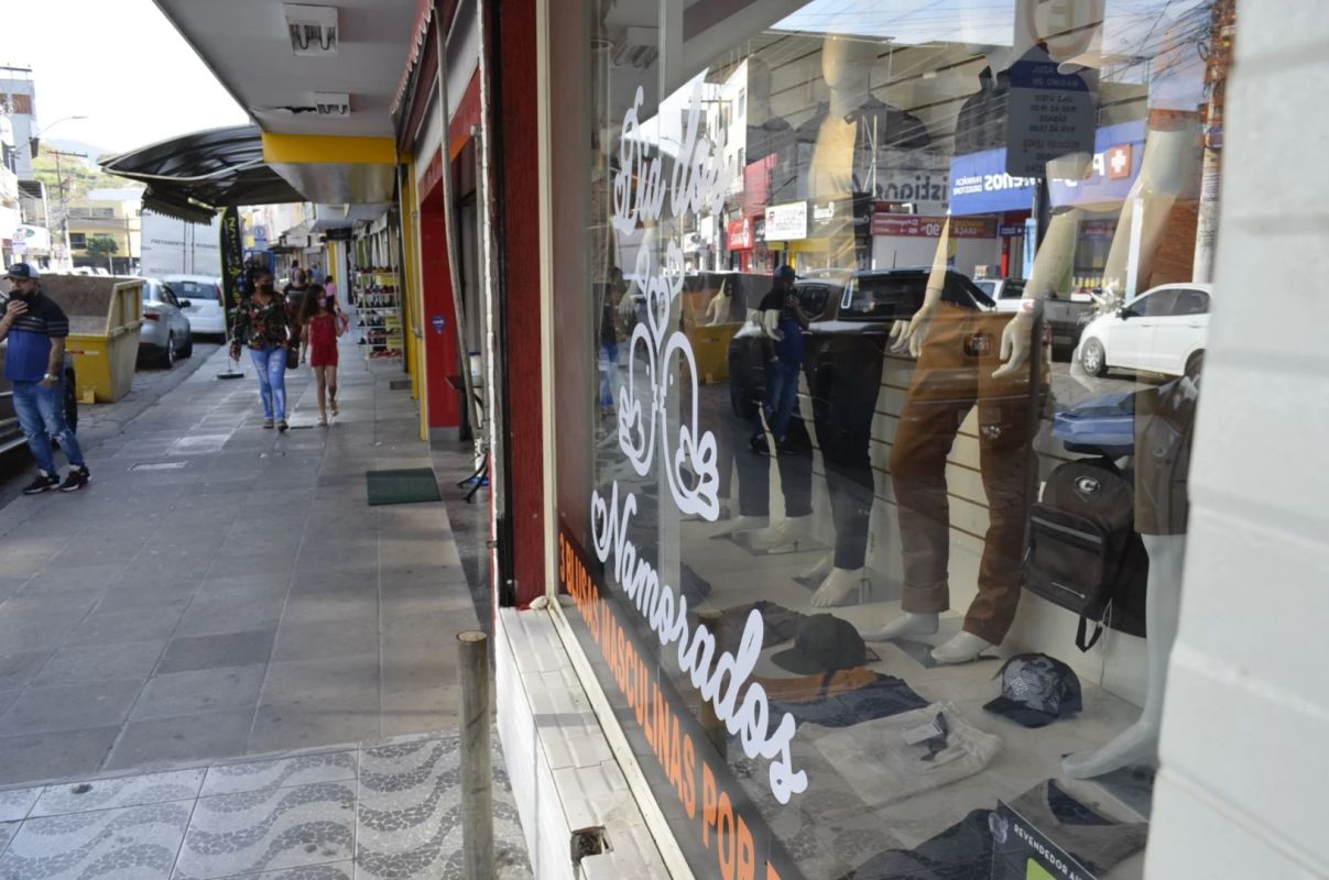 Comércio do Vale do Aço terá horário especial para o Dia dos Namorados