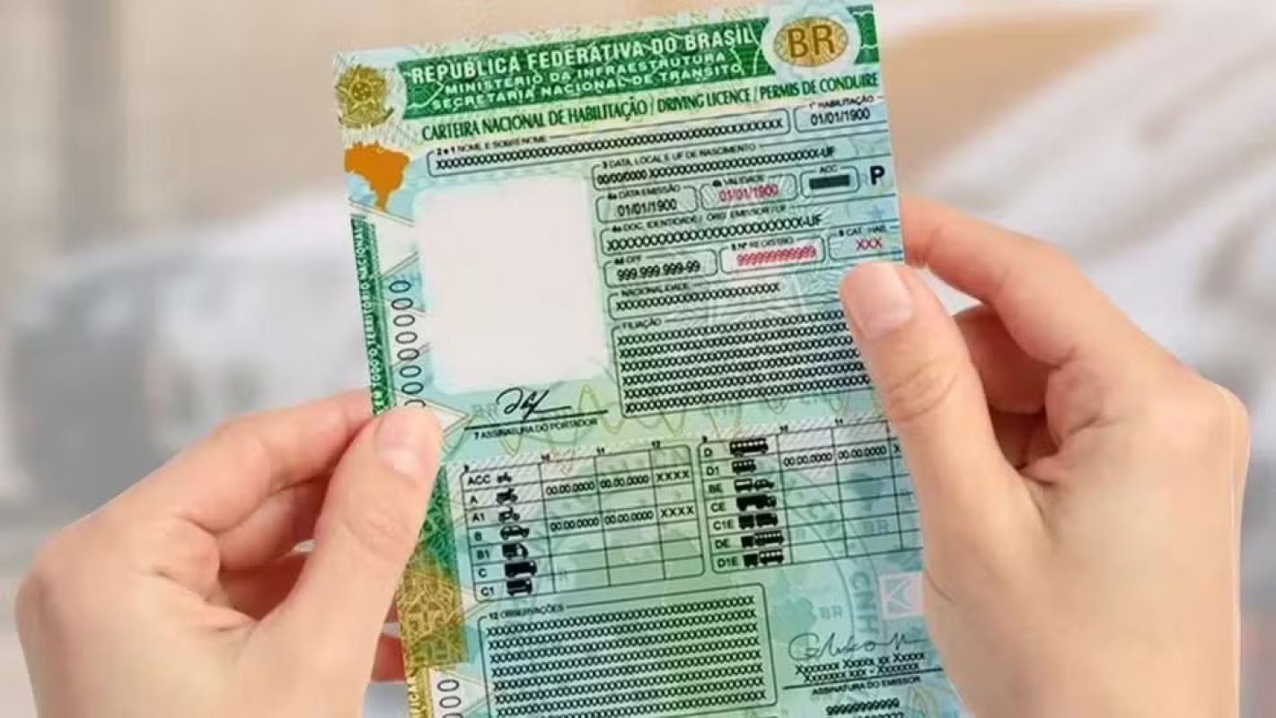 Contran acaba com obrigatoriedade de autoescola e reduz aulas práticas para obter CNH