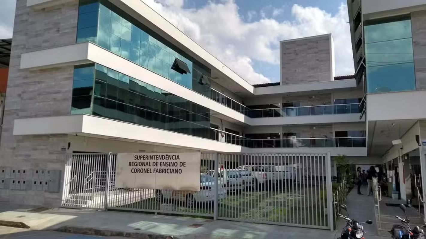 Concurso da Educação em MG oferece 13.795 vagas e salários de quase R$ 7 mil; veja oportunidades para a região