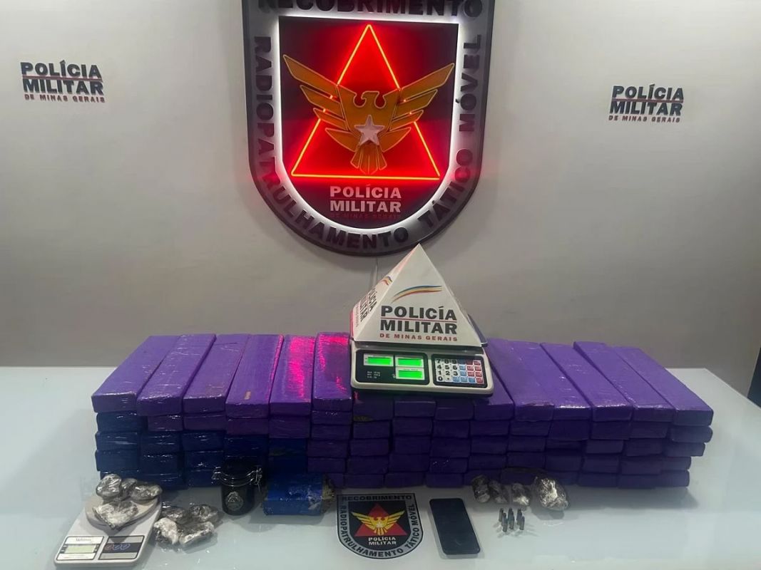 Dupla é presa com quase 100 kg de maconha em Valadares