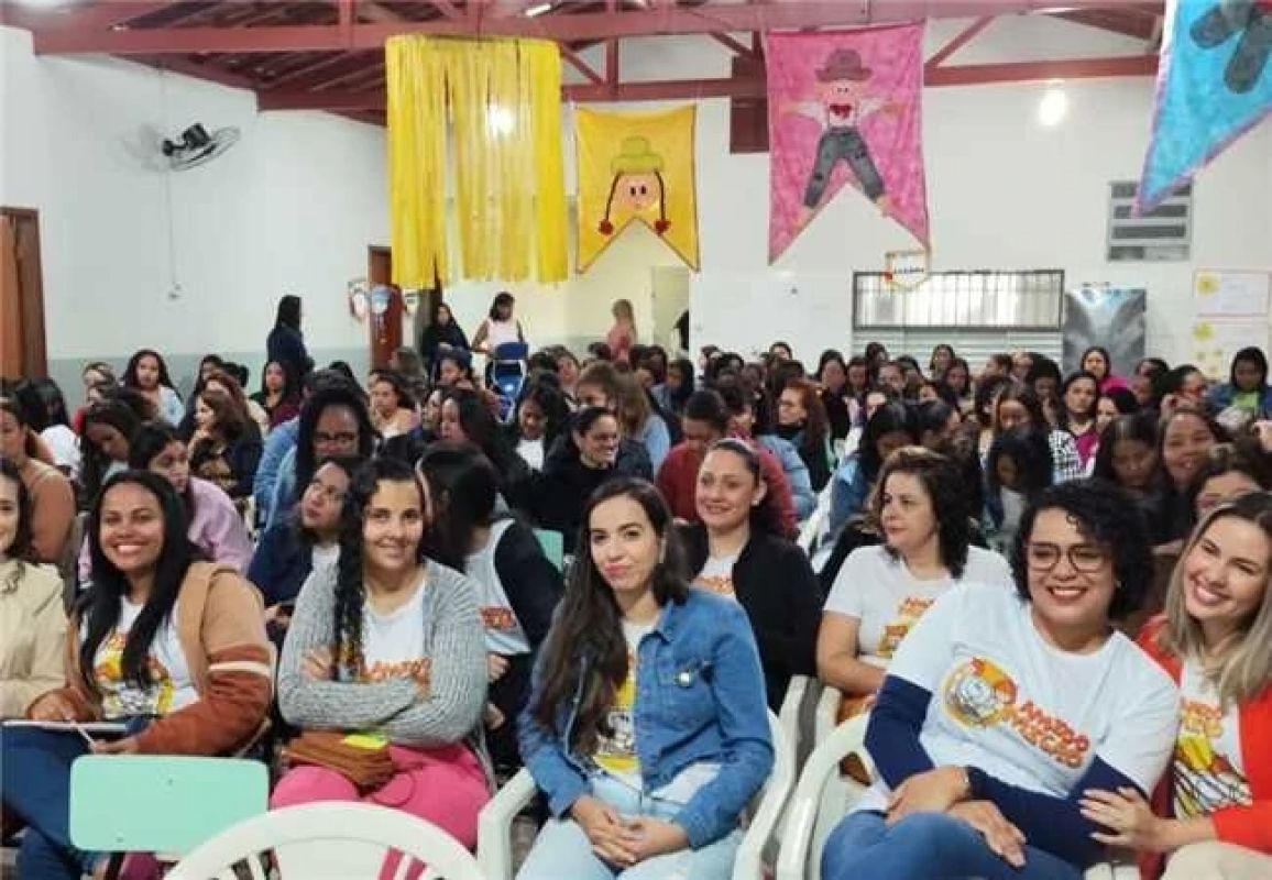 Profissionais da Educação Especial recebem capacitação em Santana do Paraíso