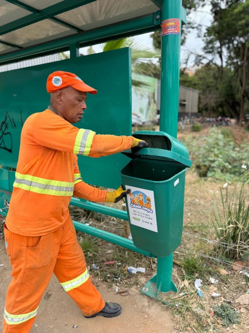 Ipatinga instala lixeiras em pontos de ônibus para reforçar limpeza urbana
