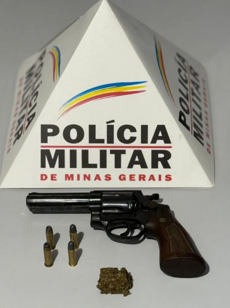 Homem é preso com arma e drogas após denúncias em Ipatinga