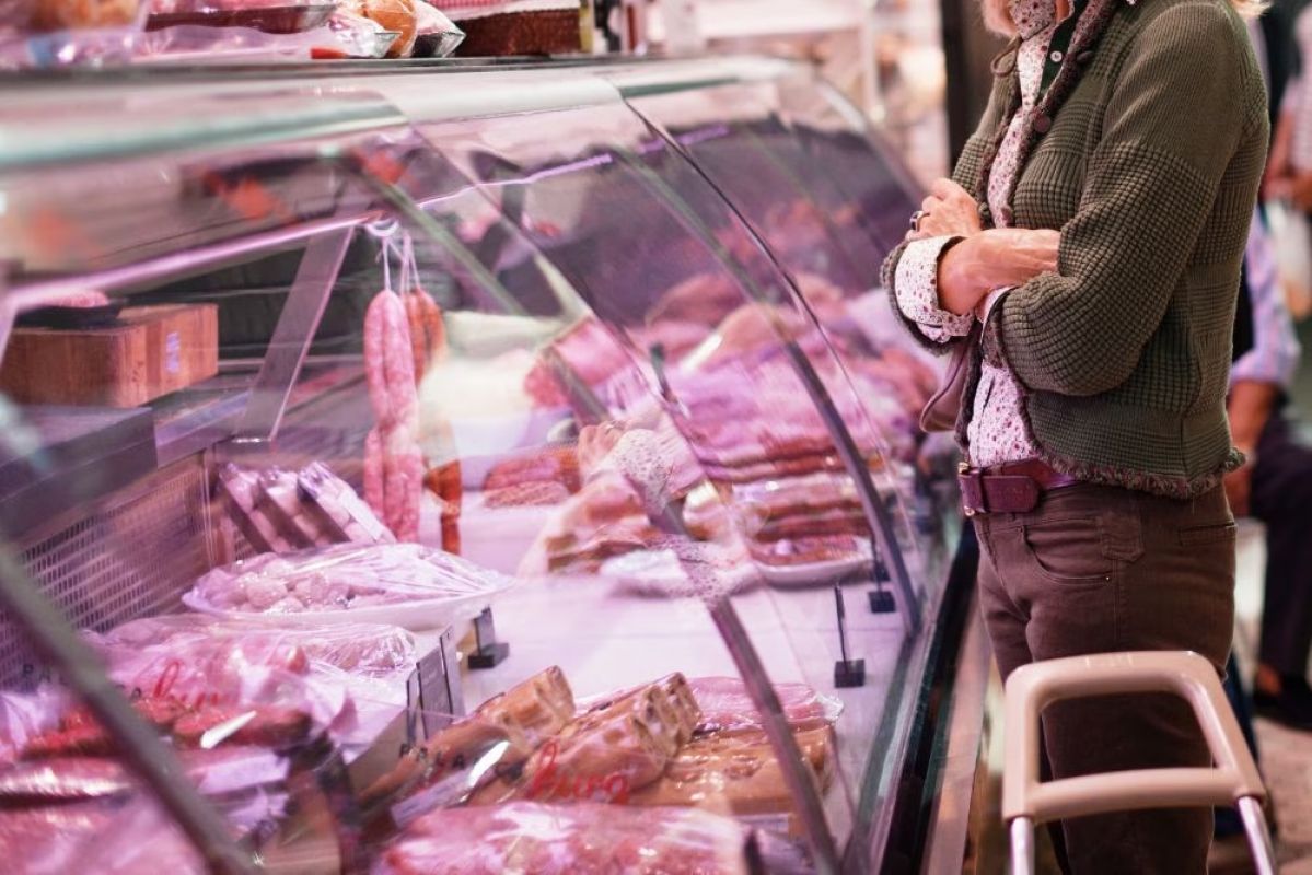  Supermercado é condenado por venda de carne estragada em MG