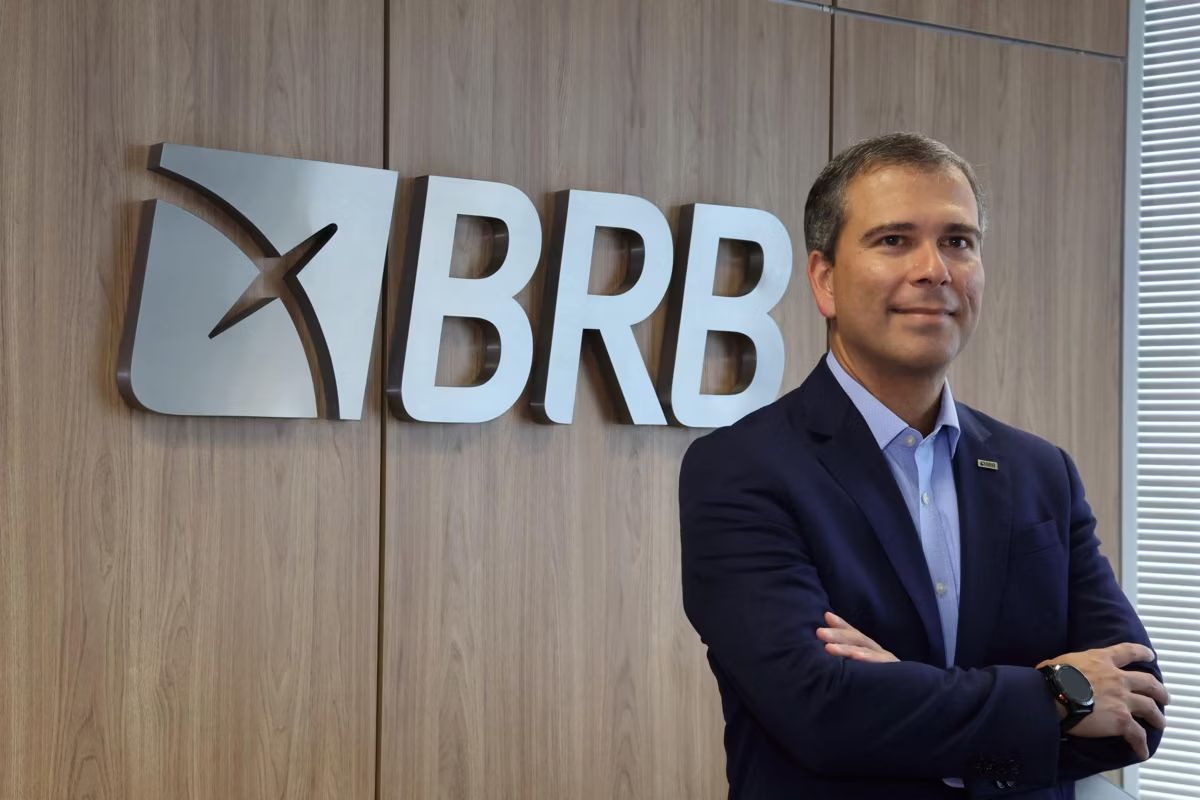 Justiça afasta presidente do BRB após operação sobre compra do Banco Master