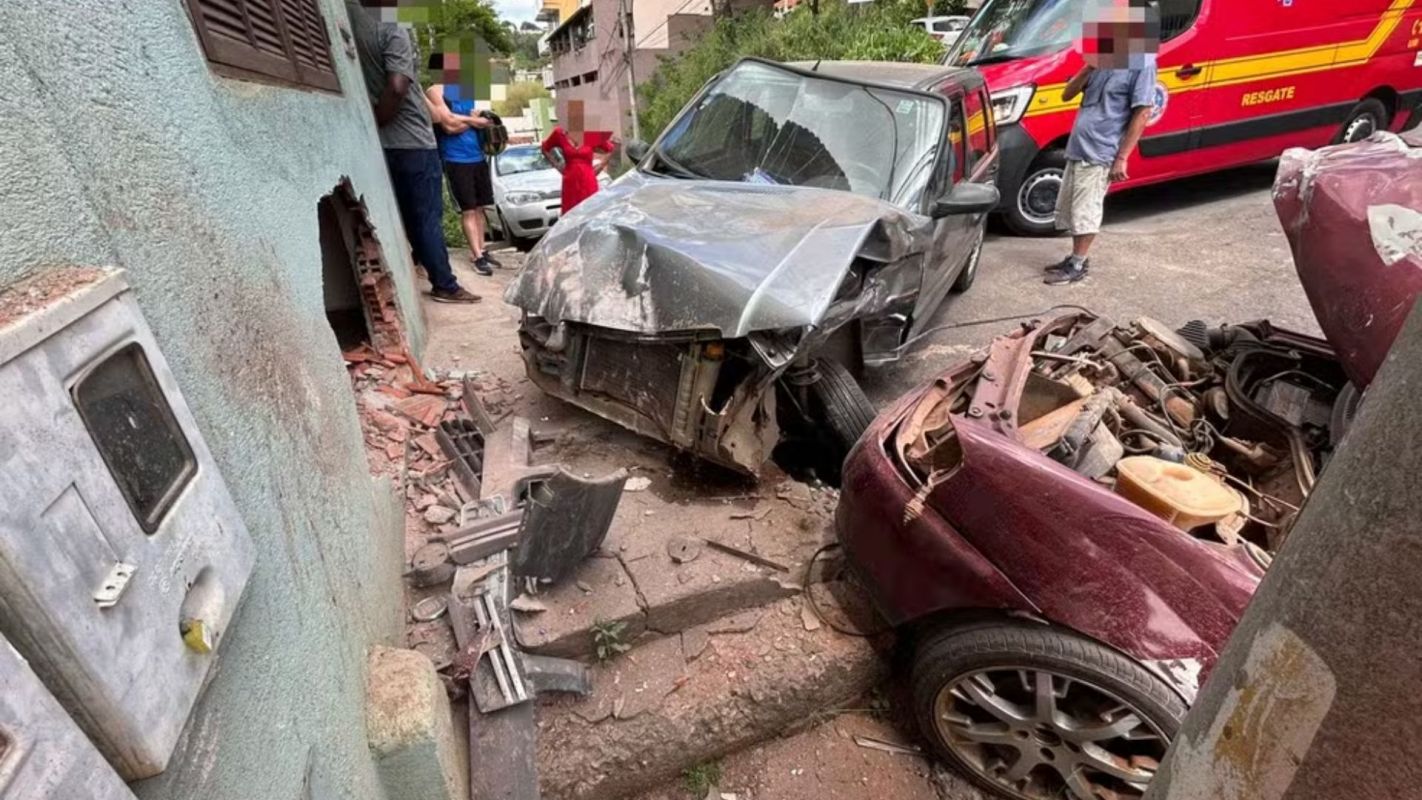 Motorista sem CNH perde freio e atinge muro de residência em Viçosa