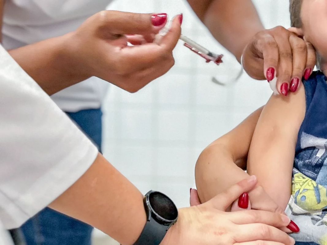 Timóteo amplia vacinação contra meningite e oferece dose para crianças de 12 meses