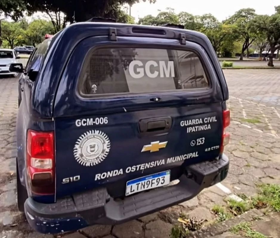 Homem é preso após furtar carnes e lutar com seguranças em supermercado de Ipatinga