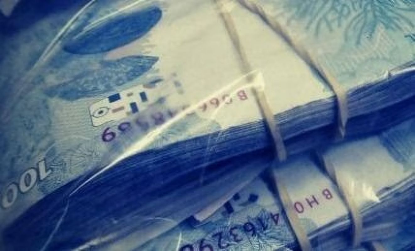  Brasil deve bater recorde de arrecadação em 2025, mas bilhão em benefícios fiscais limita alta