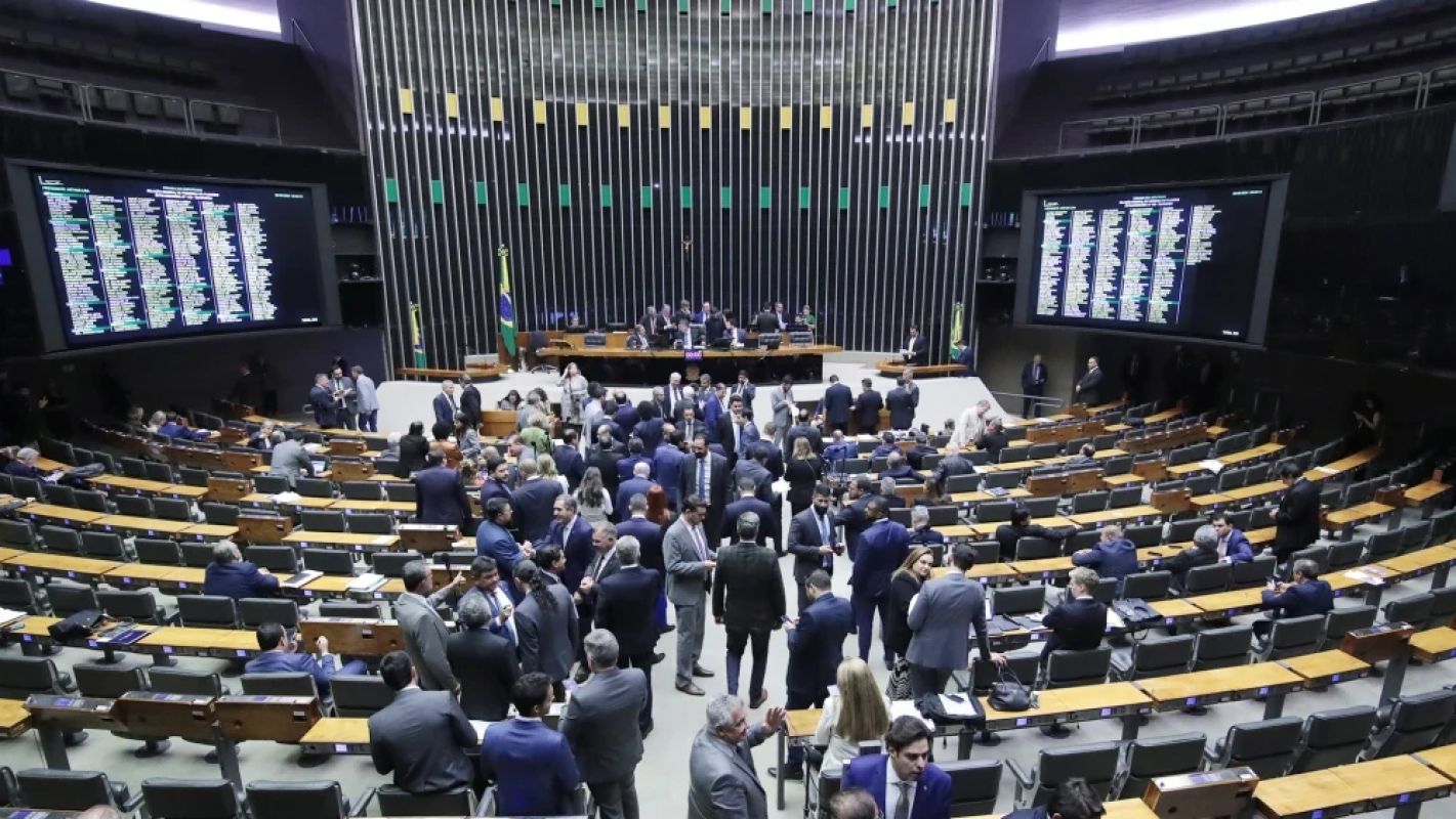 Câmara surpreende e antecipa votação sobre queda do IOF