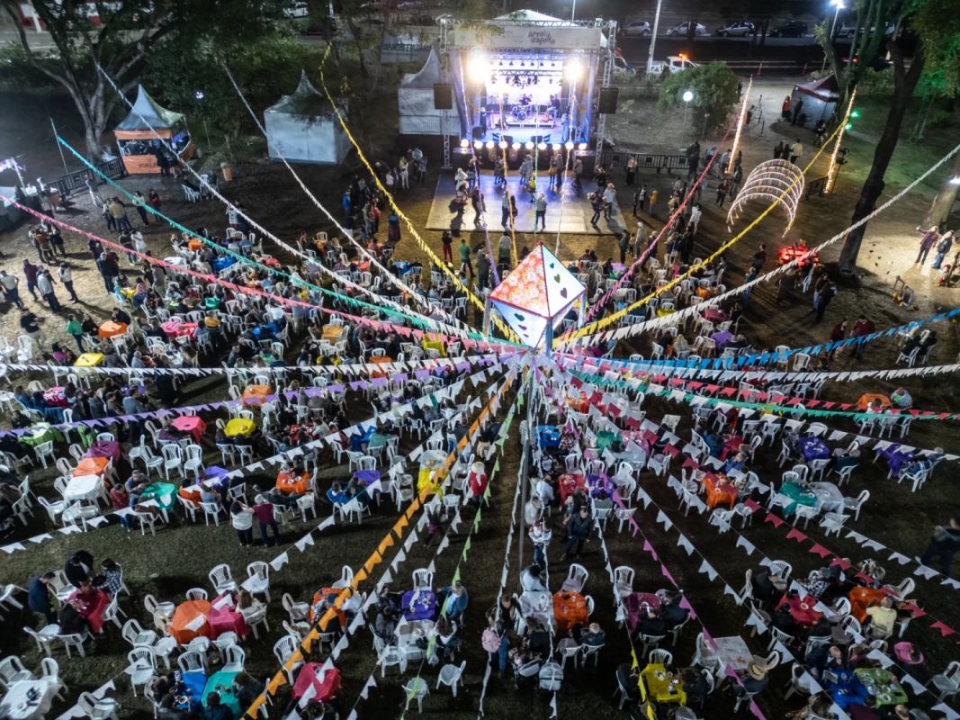 Arraiá d’Ajuda celebra 20ª edição com shows, quadrilha e solidariedade em Timóteo