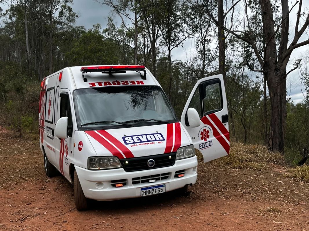 Motociclista sofre acidente grave durante trilha em serra de João Monlevade