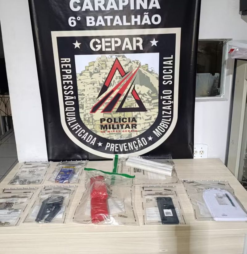 Após denúncia, PM encontra drogas e pistola na casa de mulher que guardava material para traficante em Governador Valadares