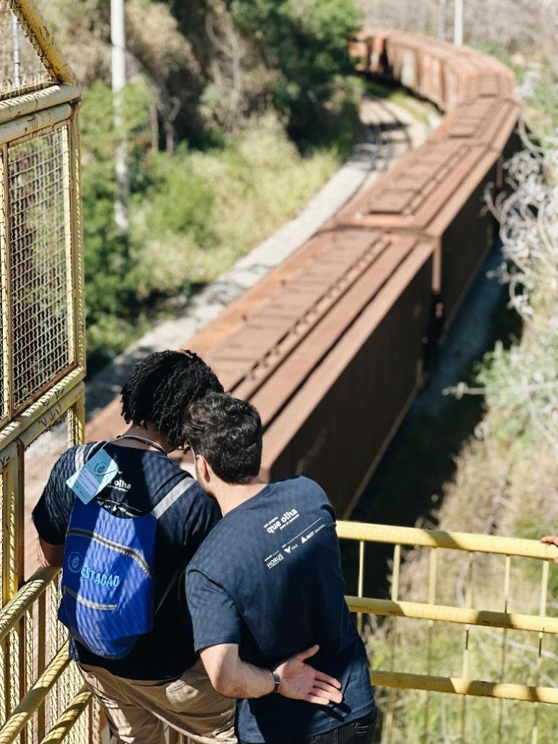 Projeto leva aulas gratuitas de fotografia a sete cidades mineiras ao longo da ferrovia
