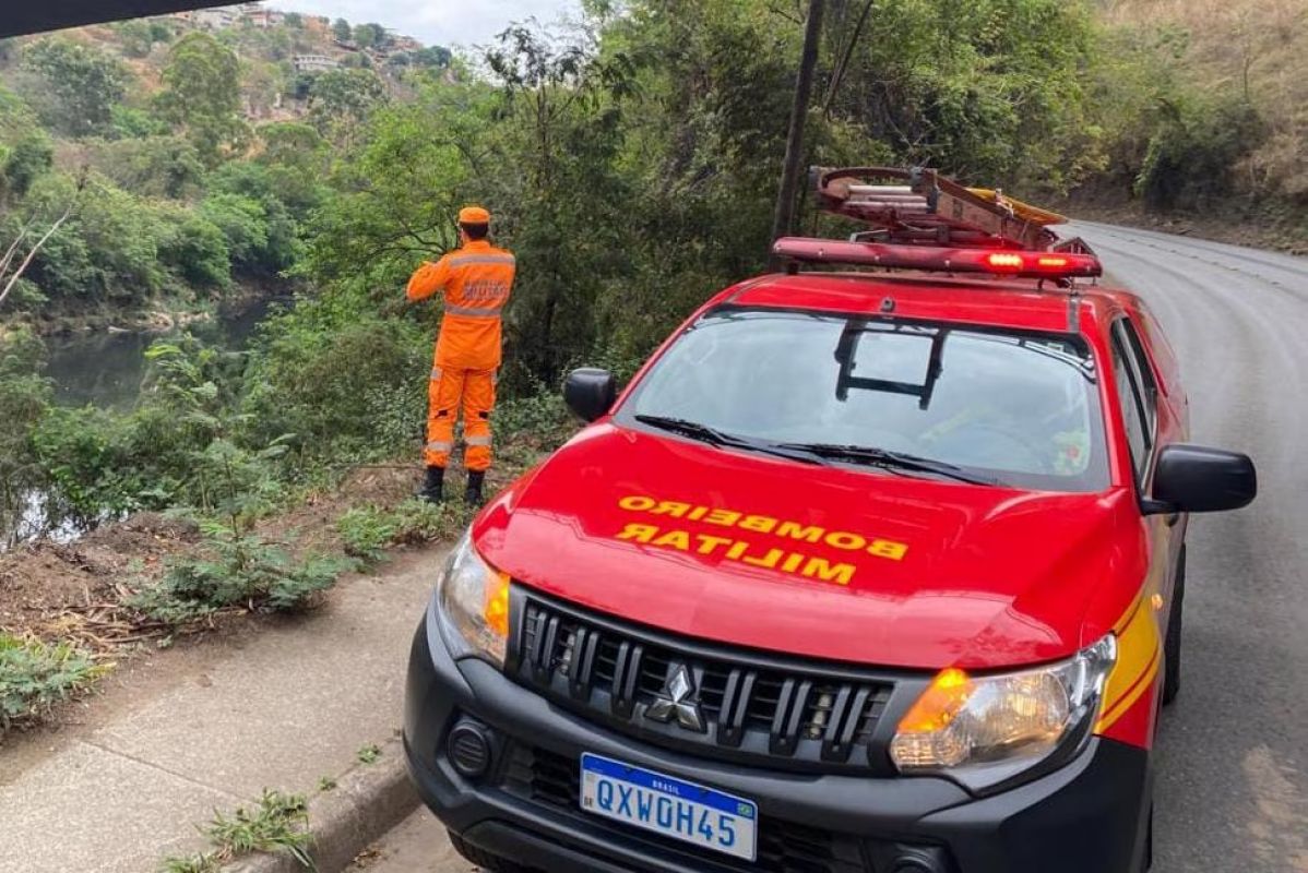 Bombeiros retomam buscas por casal desaparecido em área de mata entre Itabira e João Monlevade