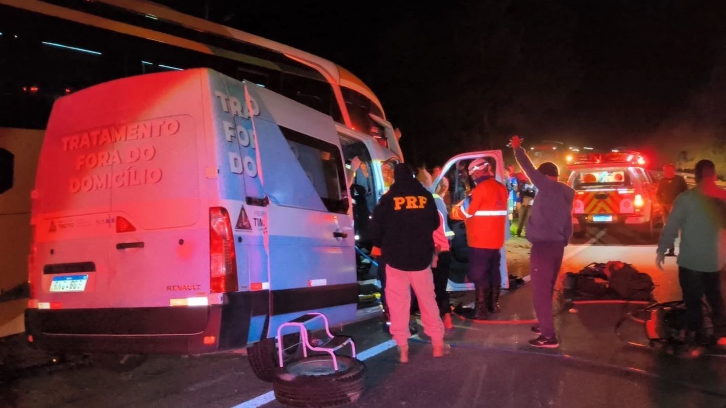PRF identifica carro que causou acidente com dois mortos na BR-381, em Nova Era