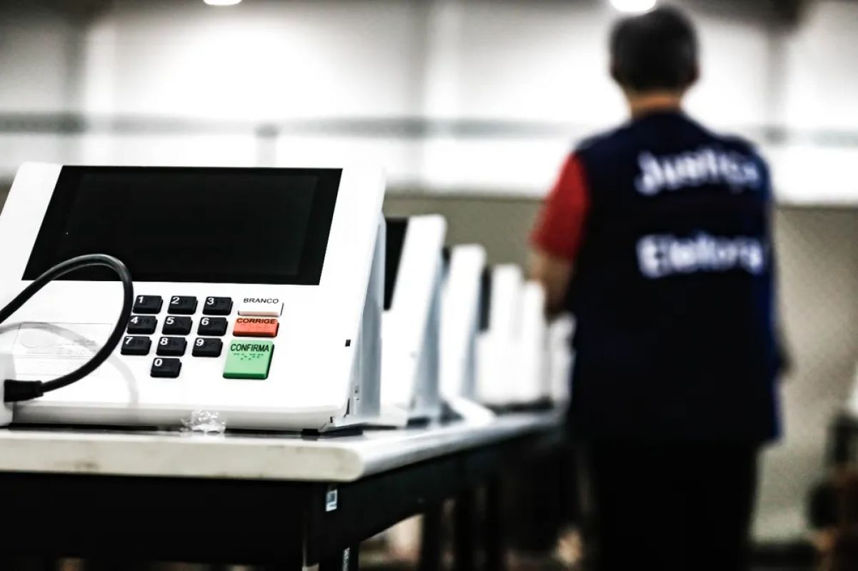 Eleitor tem até quarta-feira (6) para tirar título e votar em outubro