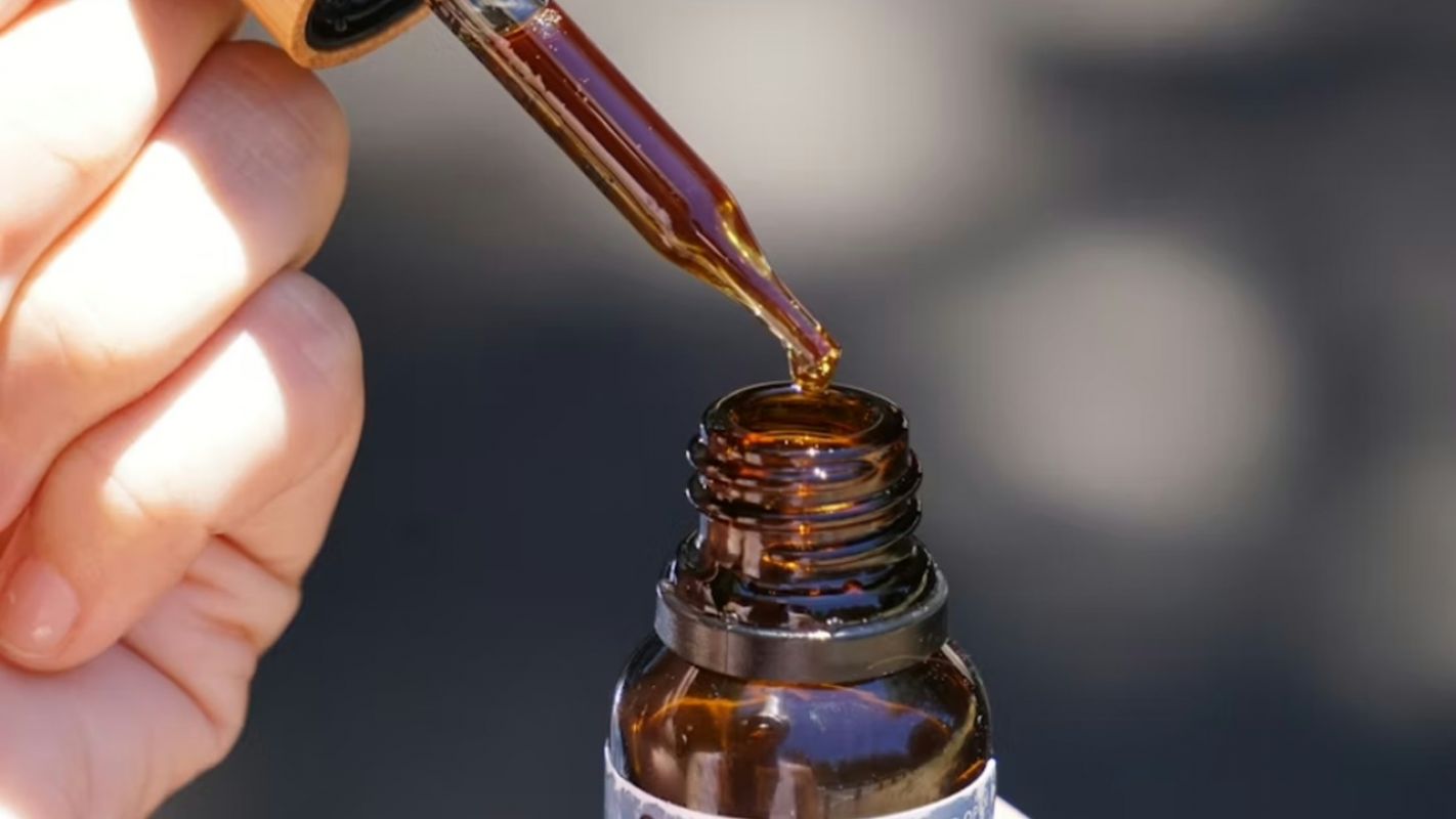 Levantamento aponta mães de 45 a 64 anos como maioria entre pacientes de cannabis medicinal