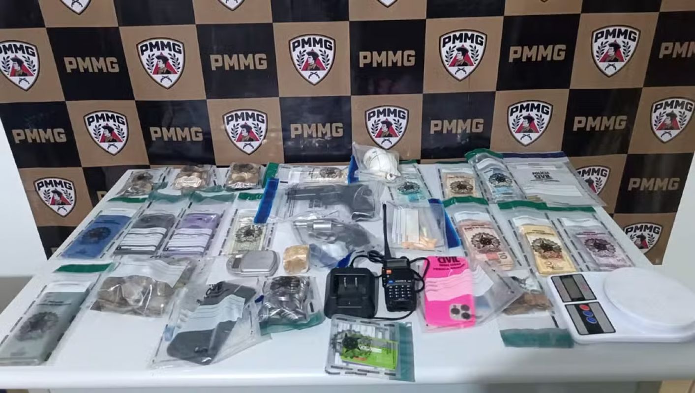  Polícia encontra revólver e drogas em quarto de bebê em Engenheiro Caldas; dois homens foram presos