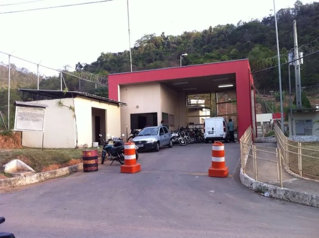 Mulher é presa ao tentar entrar com droga escondida na parte íntima em cadeia de Fabriciano