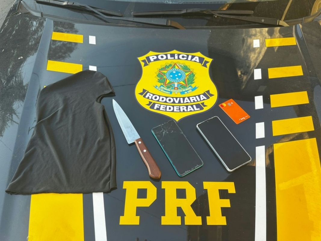PRF recupera celular roubado e prende dois suspeitos na BR-381, em MG
