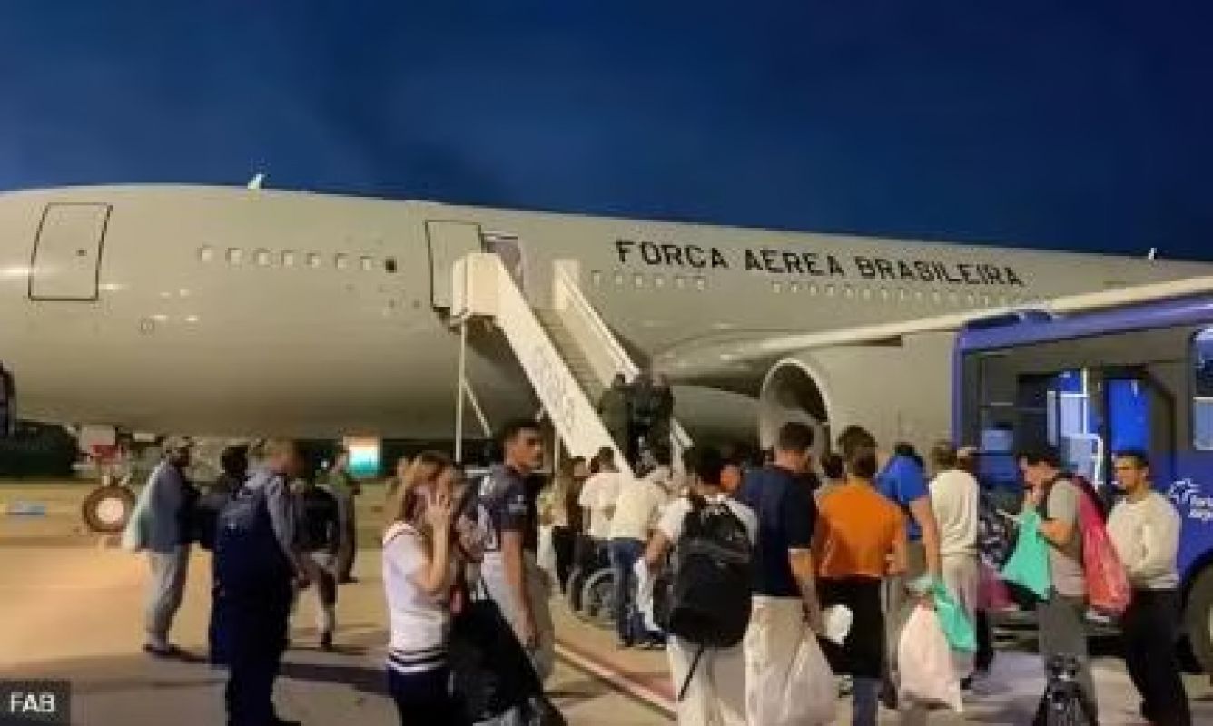 Minas concentra 52% dos brasileiros deportados dos EUA em 11 meses, aponta levantamento