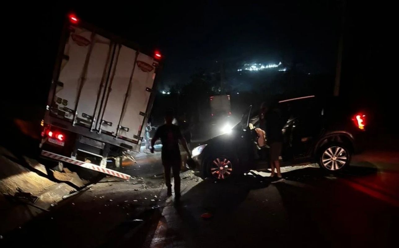 Motociclista morre após colisão com caminhão na BR-381 em Jaguaraçu