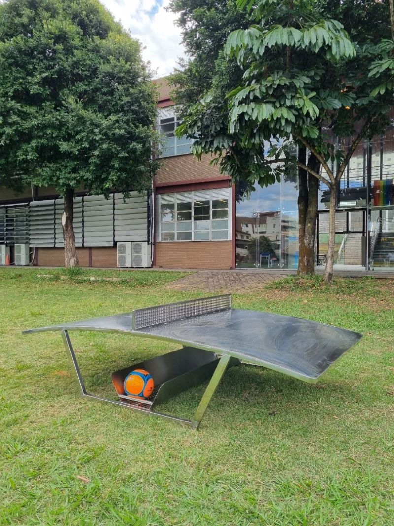 CEFET em Timóteo recebe mesa de Futmesa inovadora em aço inox