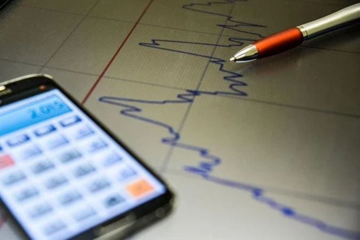 Inflação recua pela oitava semana seguida e mercado mantém projeções para Selic, PIB e dólar