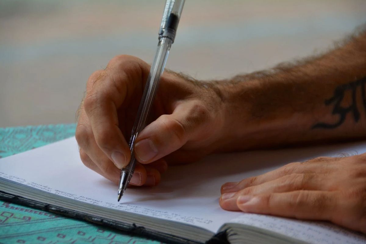 UFMG abre seleção para professor com salário de até R$ 13 mil