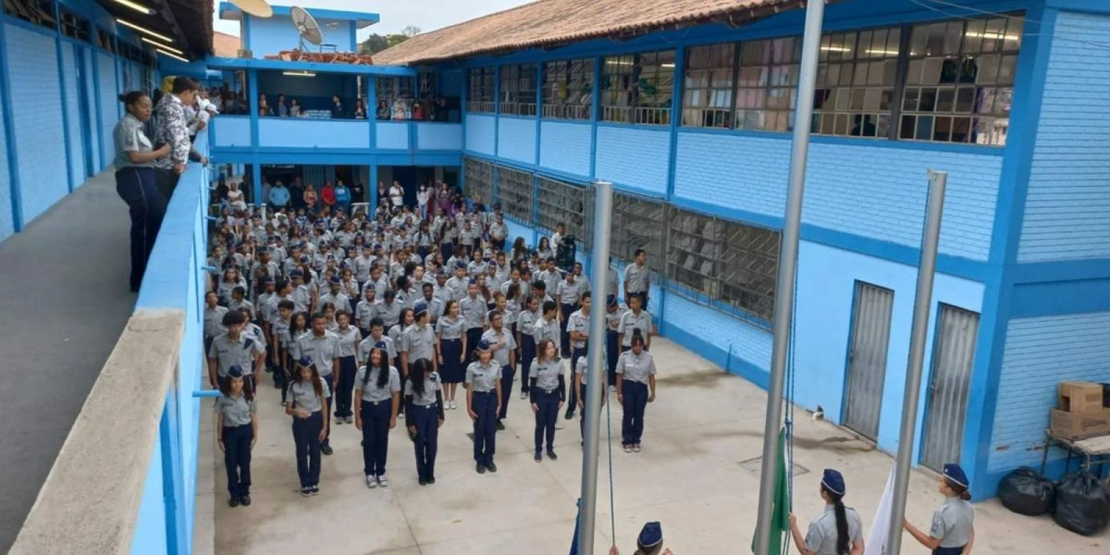TCE-MG barra escolas cívico-militares e provoca reação no governo Zema