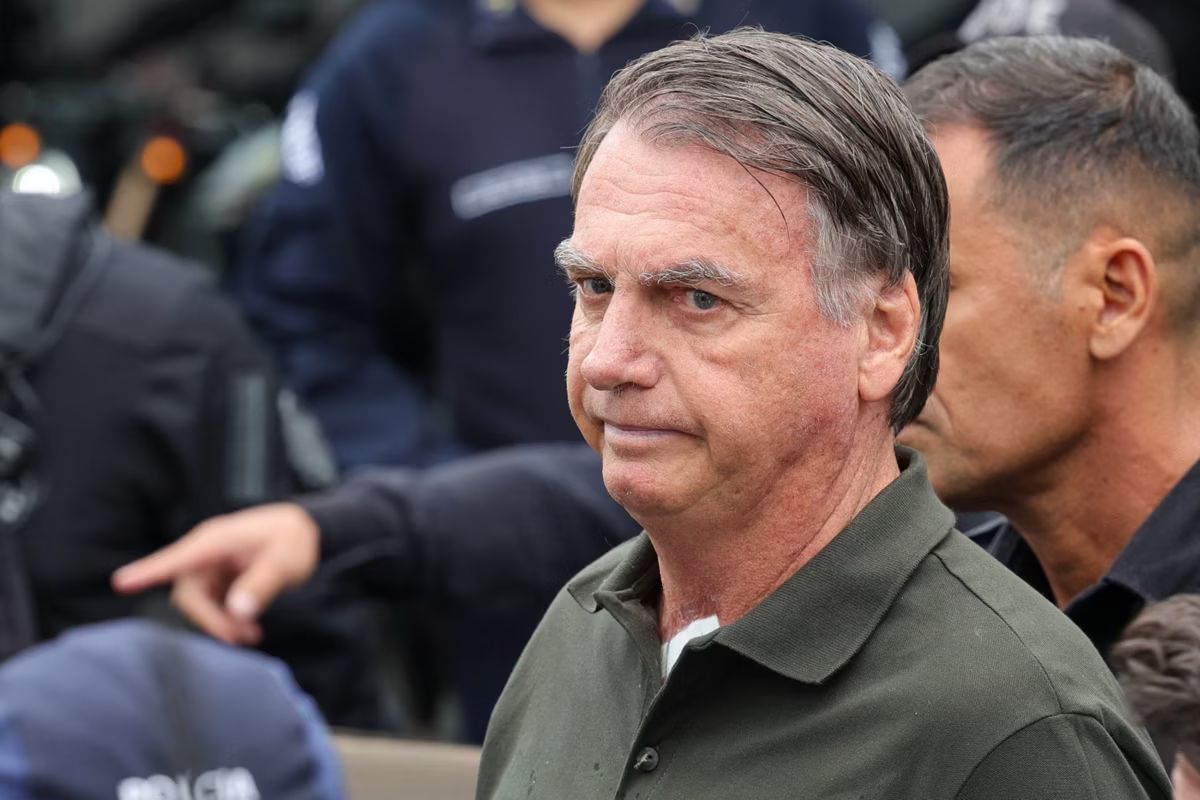 Aliados atribuem a surto emocional tentativa de Bolsonaro de violar tornozeleira eletrônica