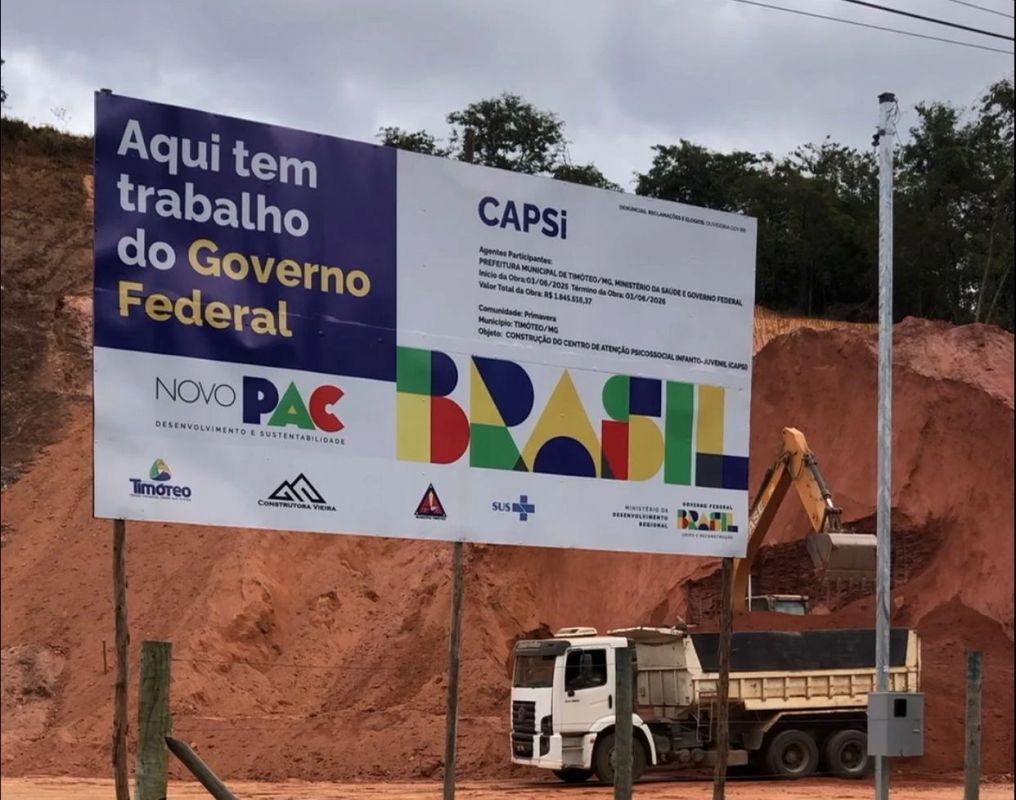 Trânsito é controlado na Av. Monsenhor Rafael em Timóteo por obras do CAPSI