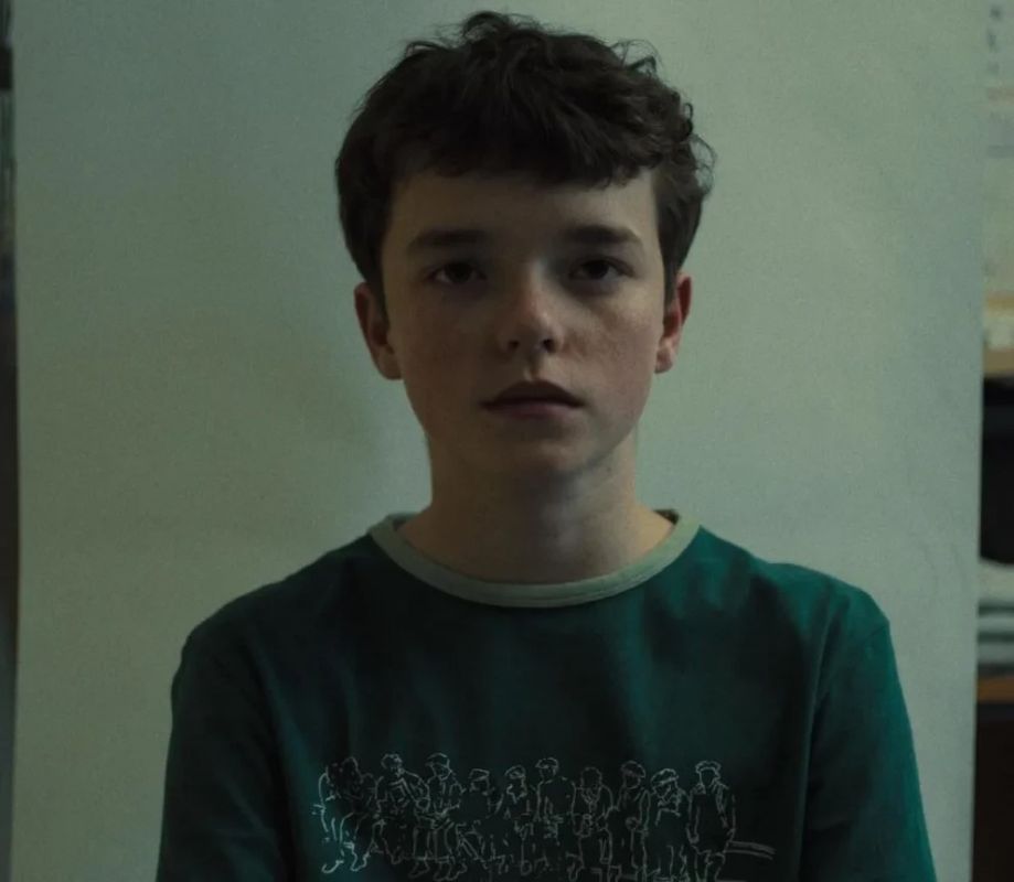 Emmy 2025 consagra 'The Pitt', 'The Studio' e 'Adolescência'