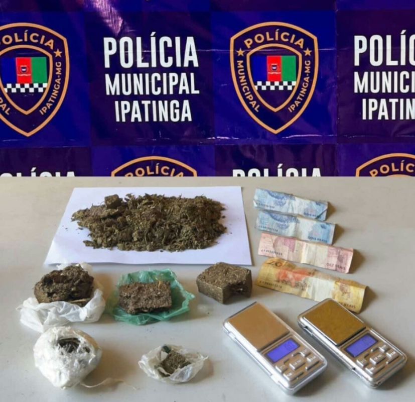 Suspeito de tráfico é detido com maconha, balanças e dinheiro em Ipatinga