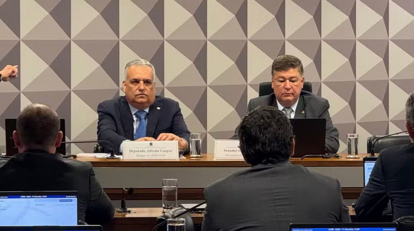 Oposição derrota governo, elege Carlos Viana como presidente e fica com relatoria da CPI do INSS