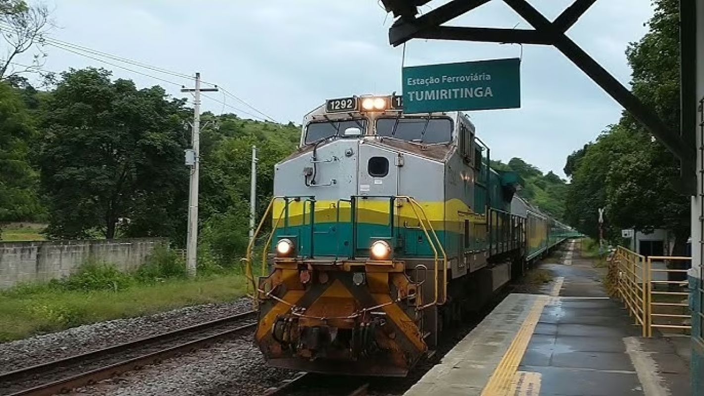 Manifestação em Tumiritinga suspende Trem de Passageiros da EFVM nesta terça-feira