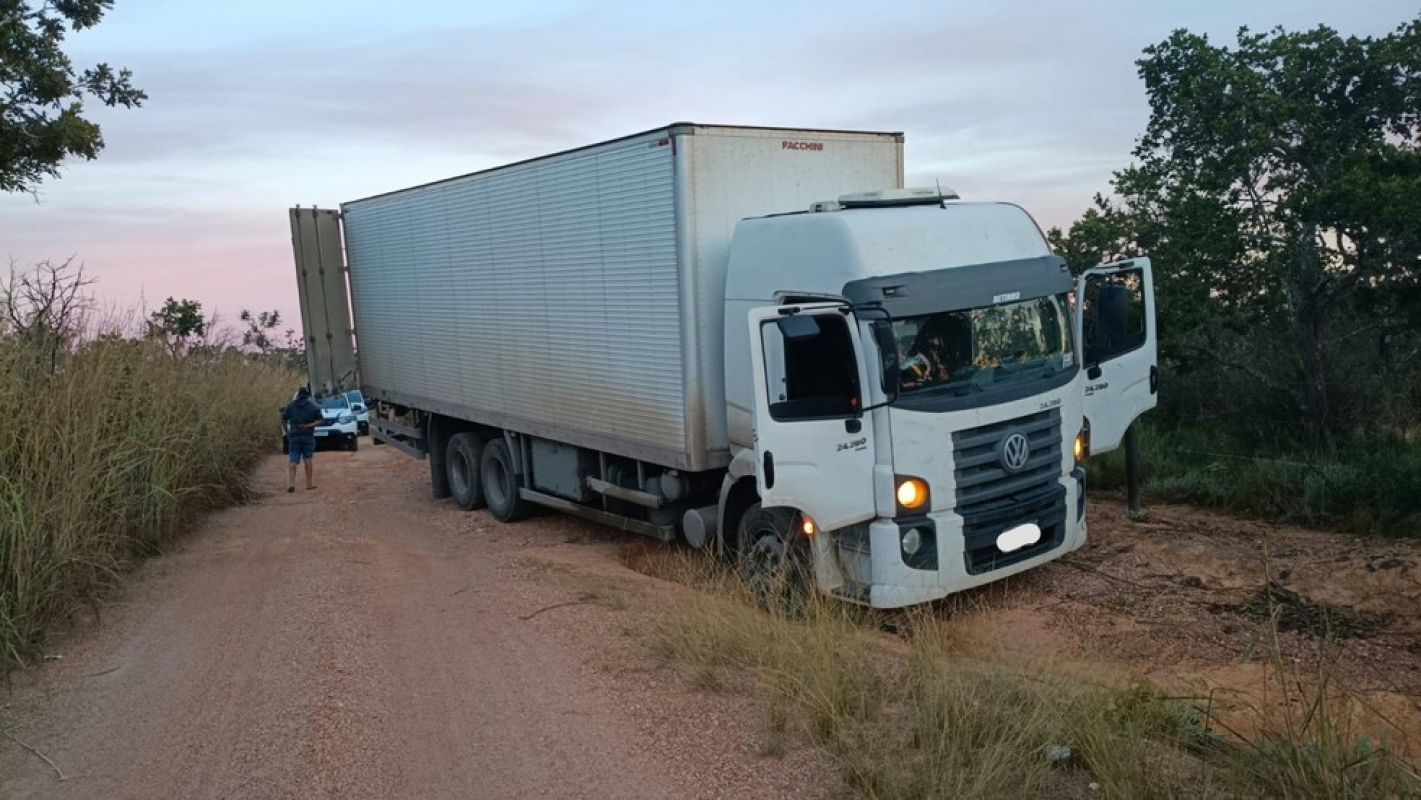 Transportadora detecta desvio de rota e PM frustra tentativa de roubo de carga na BR-135, em Curvelo