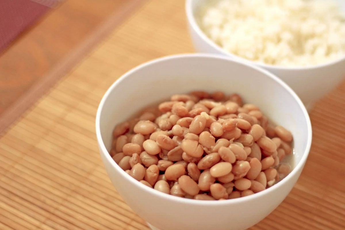 Mineiros reduzem consumo de arroz e feijão e recorrem mais aos ultraprocessados
