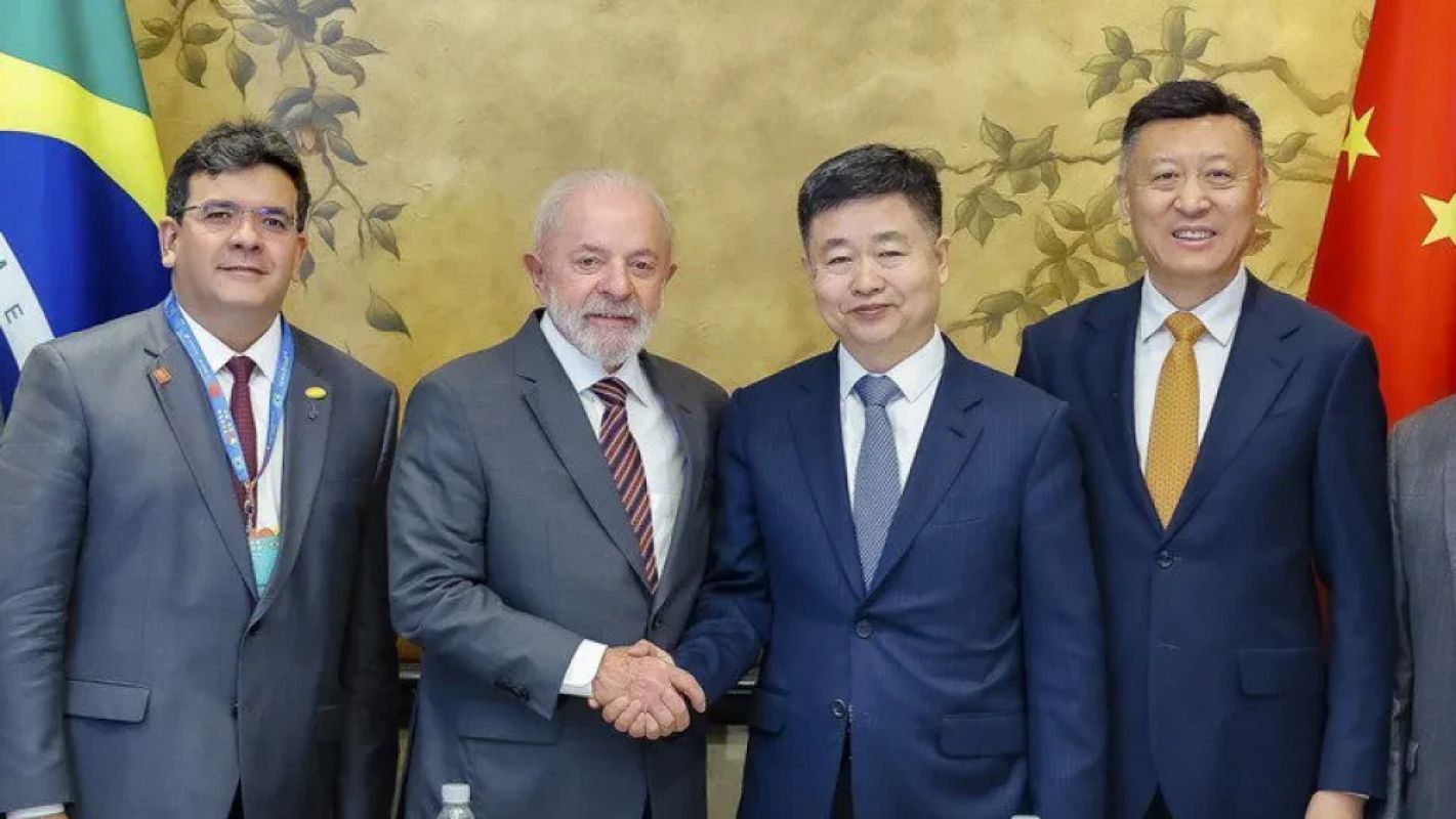  Lula anuncia R$ 27 bilhões da China para o Brasil em investimentos estratégicos
