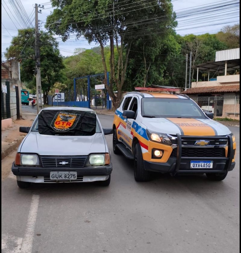 Adolescente de 16 anos é apreendido dirigindo carro furtado na BR-381, em Ipatinga