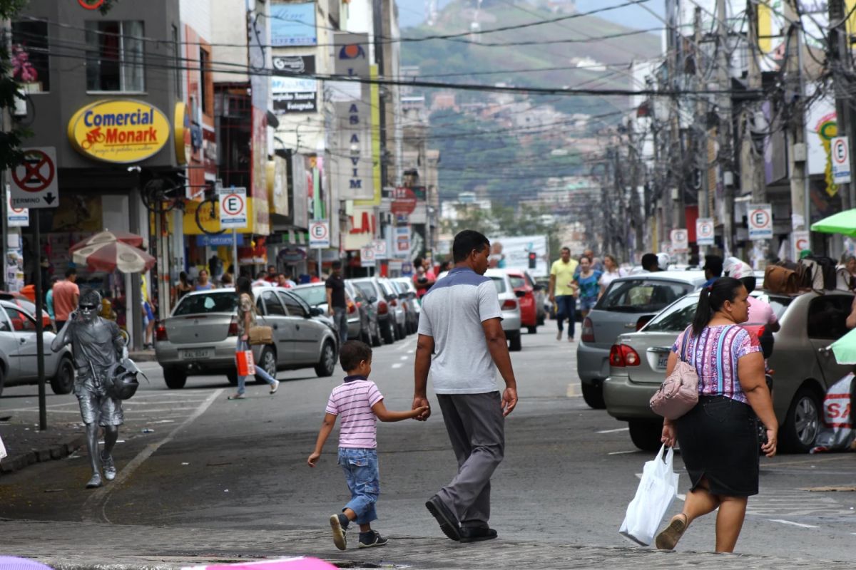Dia dos Pais deve impulsionar vendas no Vale do Aço, aponta Sindcomércio