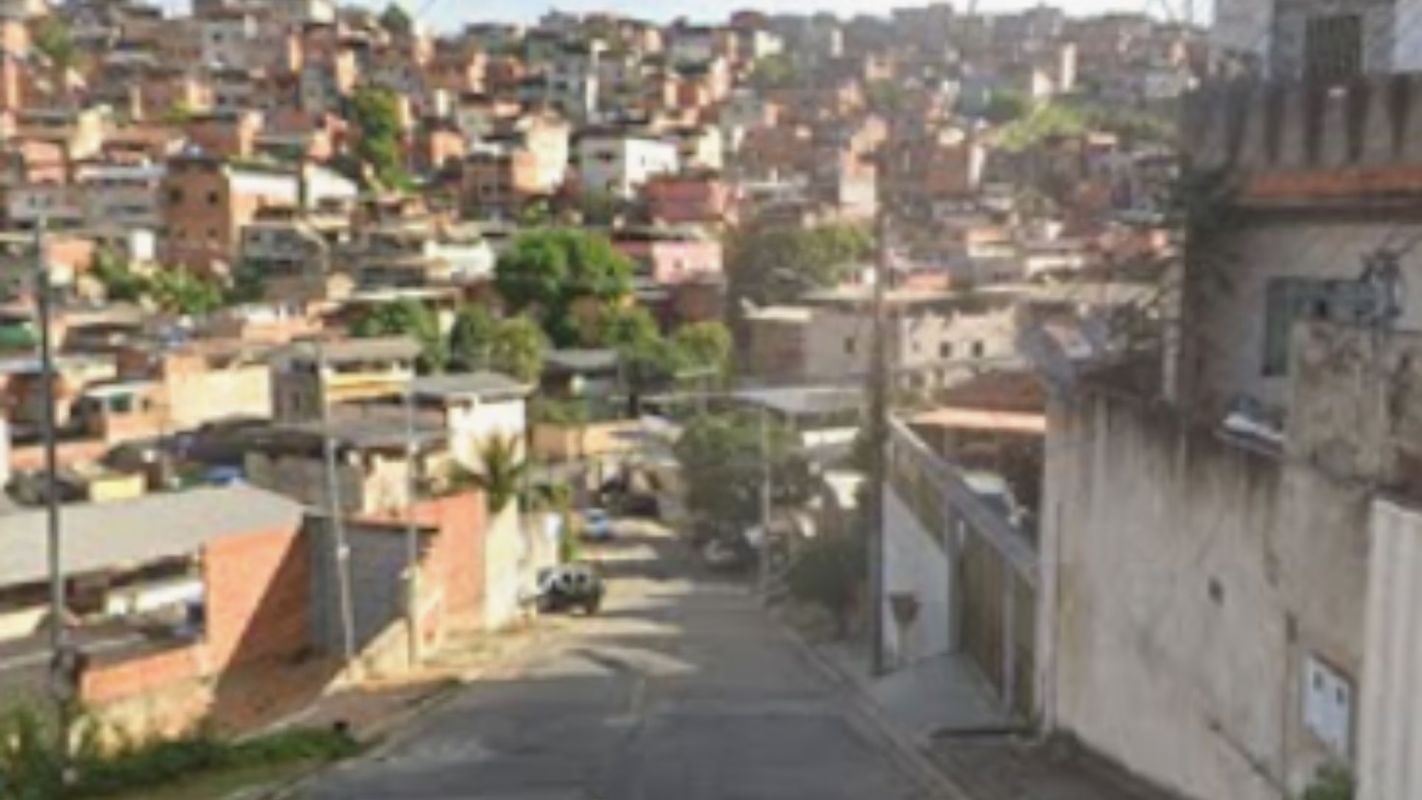  Polícia Militar desarticula ponto de tráfico e prende quatro pessoas em Ipatinga