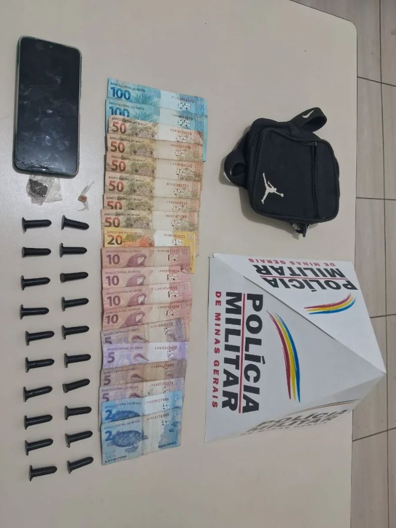Homem de 26 anos é preso com drogas em Belo Oriente