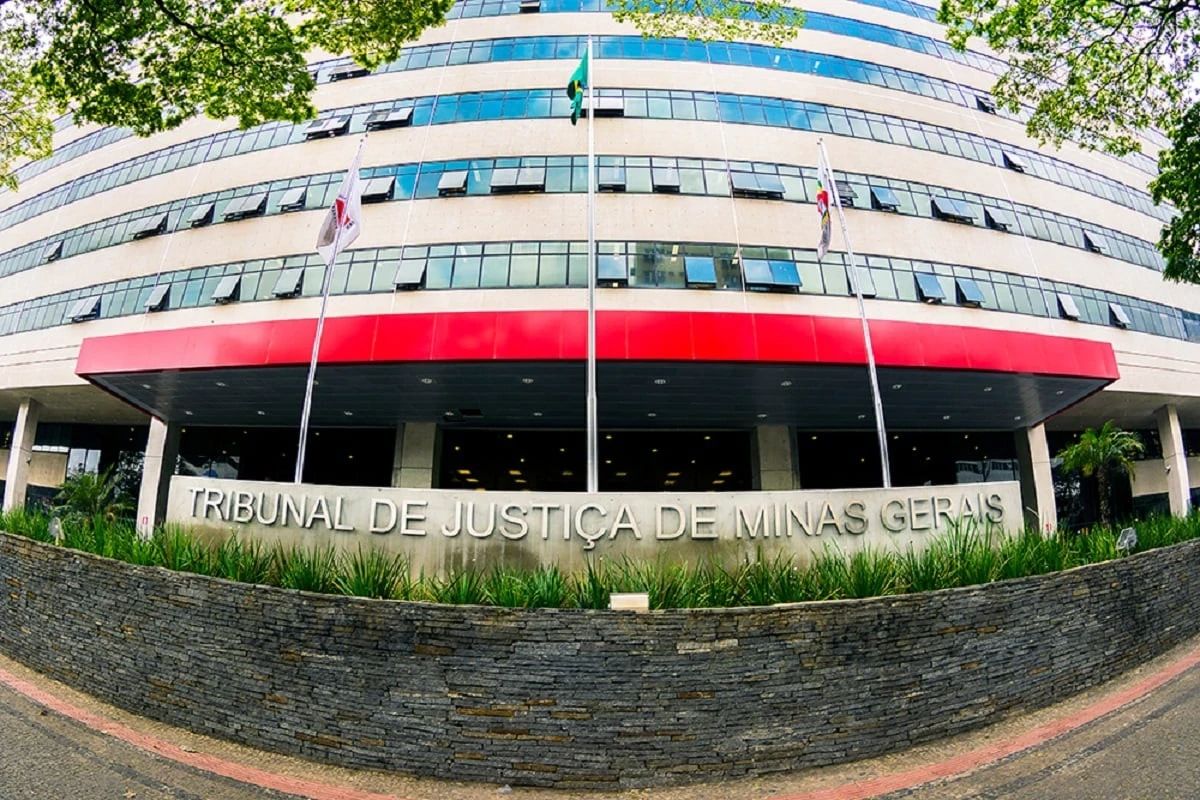 Zema sanciona aumento milionário no auxílio-saúde dos juízes