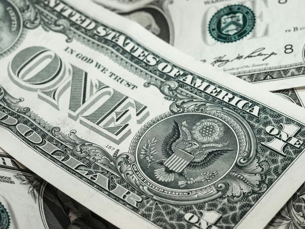 Dólar fecha em disparada a R$ 5,317 e Bolsa tomba 2,25% com incertezas sobre a guerra