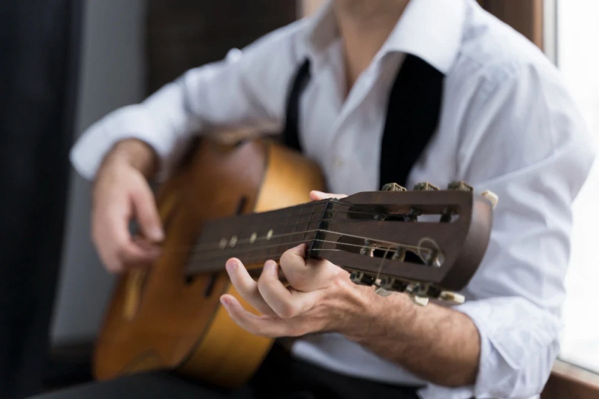  Professor de música é condenado a nove anos de reclusão por abuso sexual de alunas adolescentes em MG