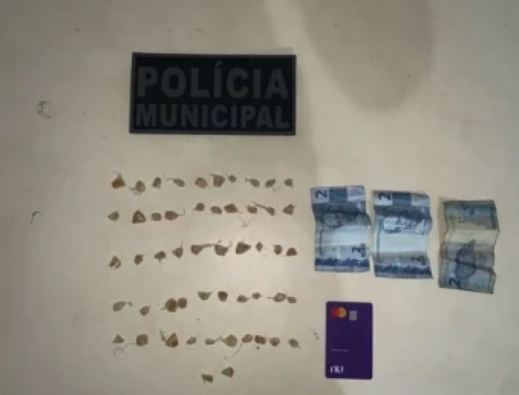 Mulher é detida com 52 papelotes de crack em Ipatinga